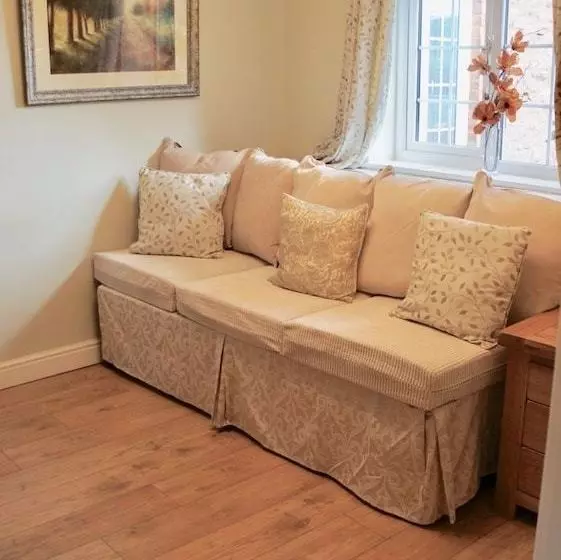 The Lodge Bed And Breakfast