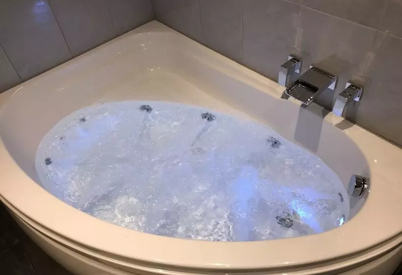 The Lodge Bed And Breakfast