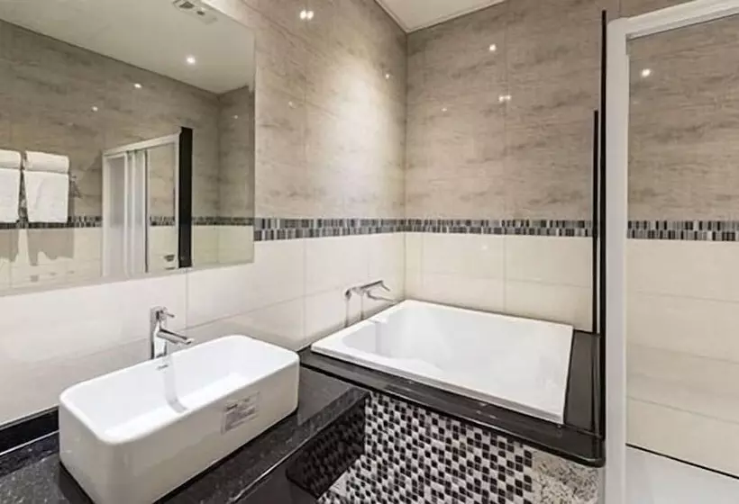 Wei Feng Exquisite Motel Pintung Branch