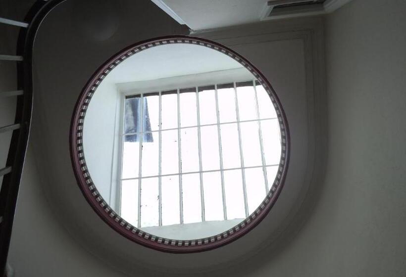 مبيت وإفطار Lammas Park House