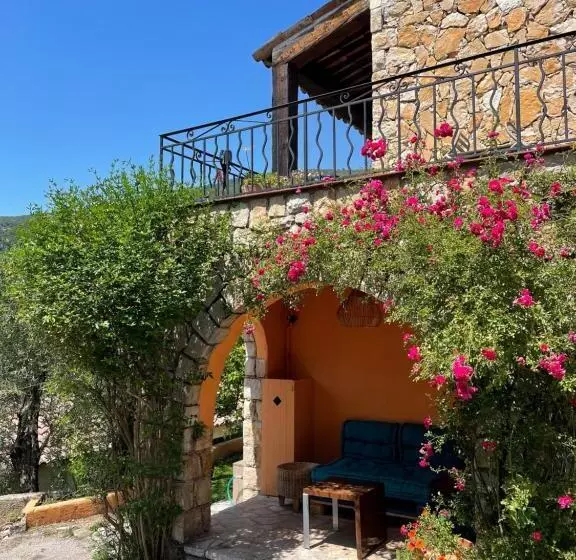 Aamiaismajoitus (B&B) Lou Candelou