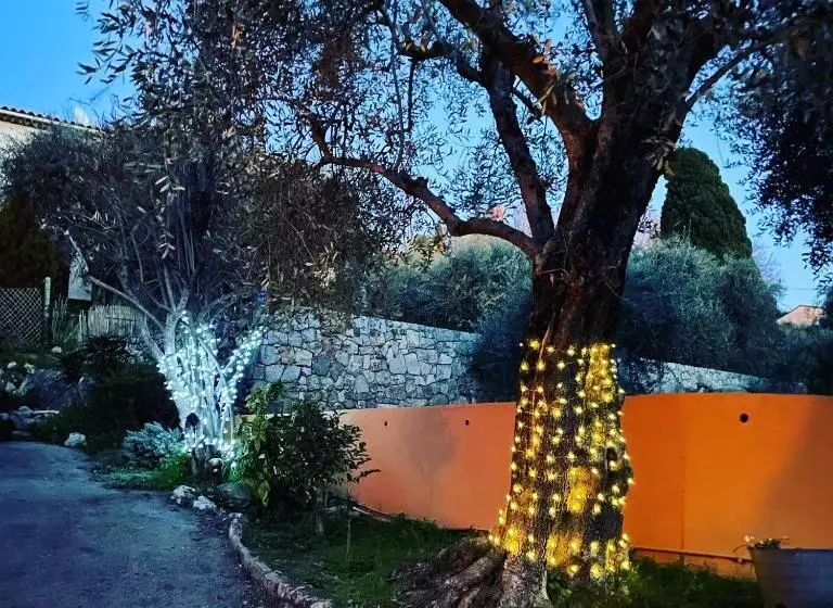 Aamiaismajoitus (B&B) Lou Candelou