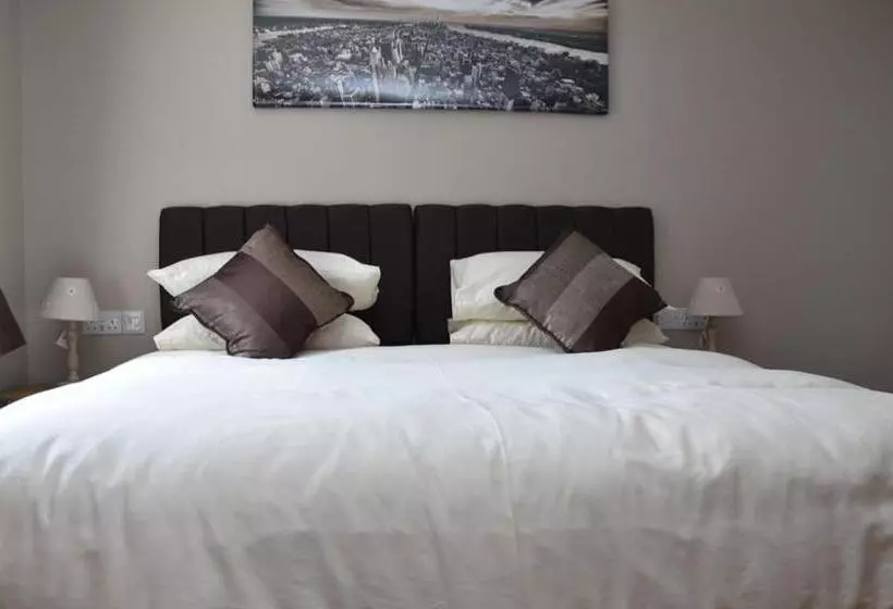 Hostelli The Red Lion