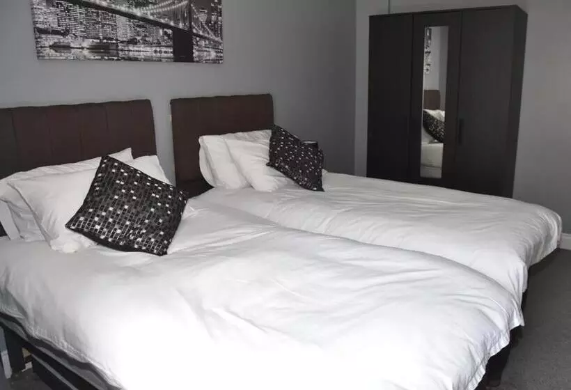 Hostelli The Red Lion