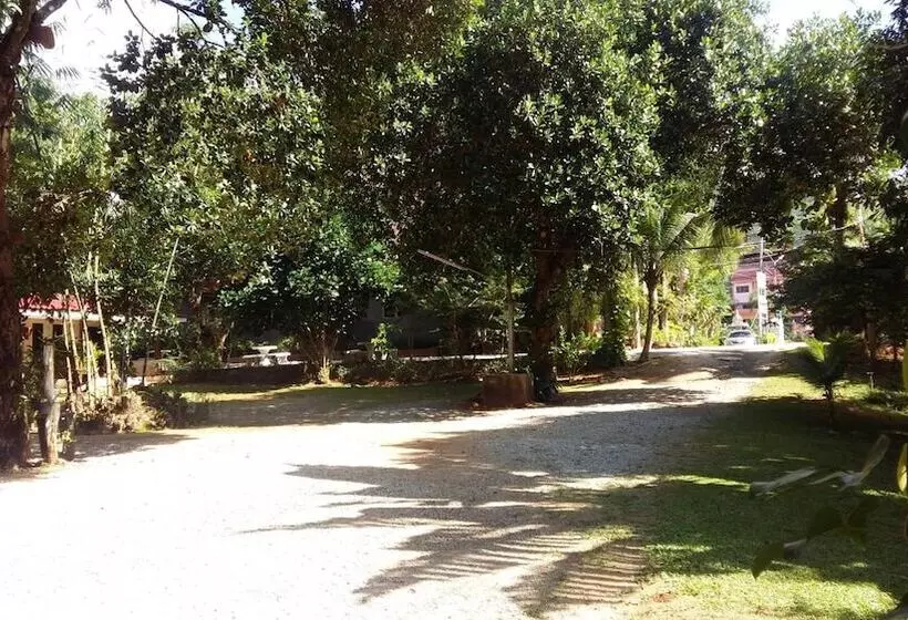 Hotelli Sai Yok Noi Blue Mountain Resort