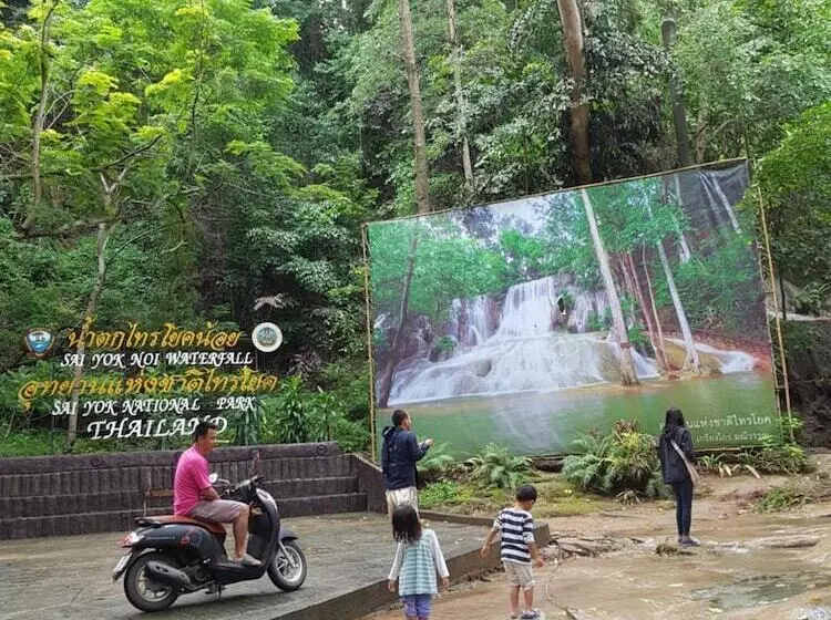 Hotelli Sai Yok Noi Blue Mountain Resort