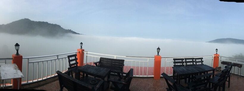 בית מלון כפרי Seemok Resort