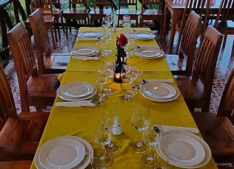 Hotelli Sunset Resort