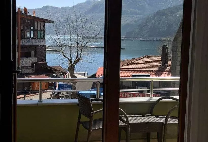 簡易ホテル Emin Butik Otel Amasra