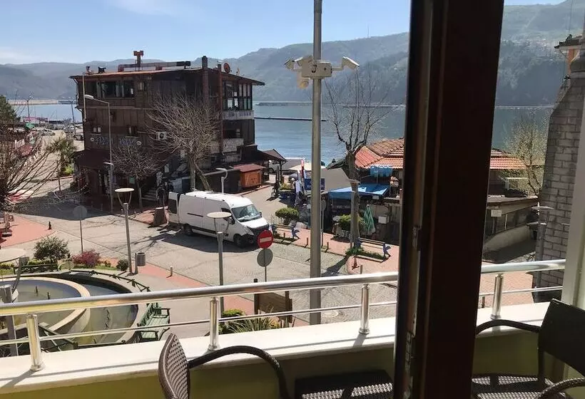 簡易ホテル Emin Butik Otel Amasra