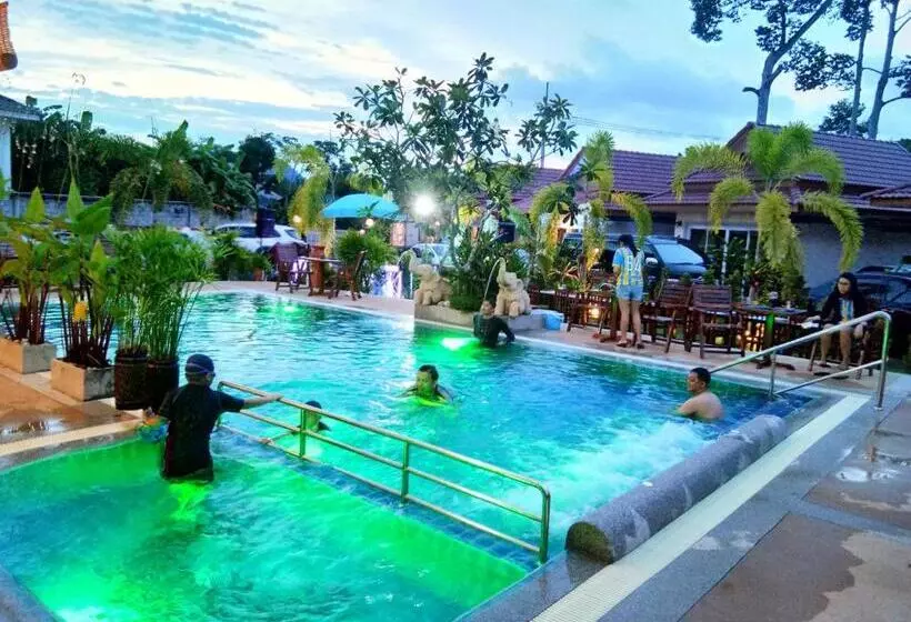 Hotelli Baan Sooksiri Bangsaray