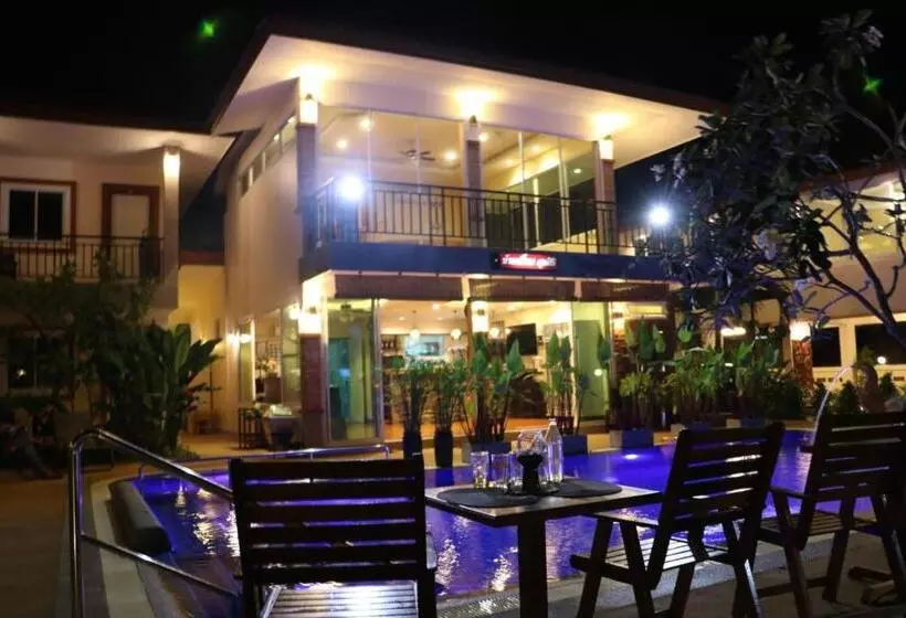 Hotelli Baan Sooksiri Bangsaray