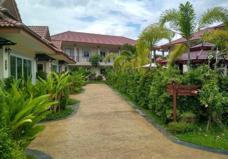 Szálloda Baan Sooksiri Bangsaray