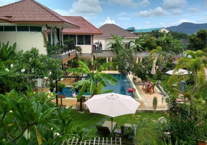 Szálloda Baan Sooksiri Bangsaray