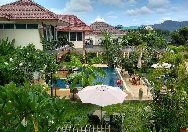 Hotelli Baan Sooksiri Bangsaray