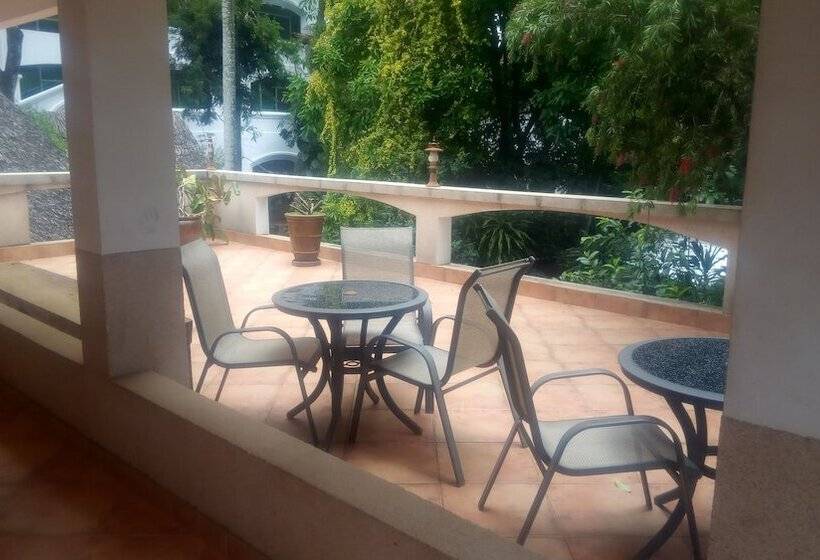 هتل Kilimanjaro Mountain Resorts Marangu