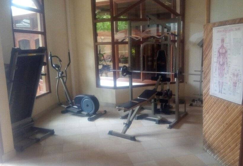 هتل Kilimanjaro Mountain Resorts Marangu