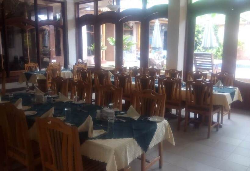 هتل Kilimanjaro Mountain Resorts Marangu