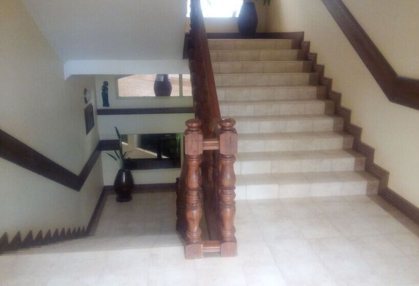 هتل Kilimanjaro Mountain Resorts Marangu