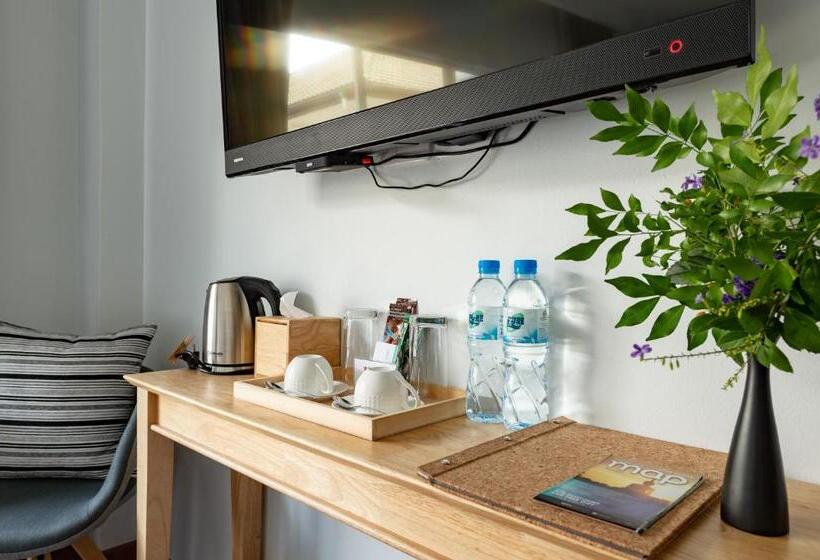 هتل Maneeya Park Residence