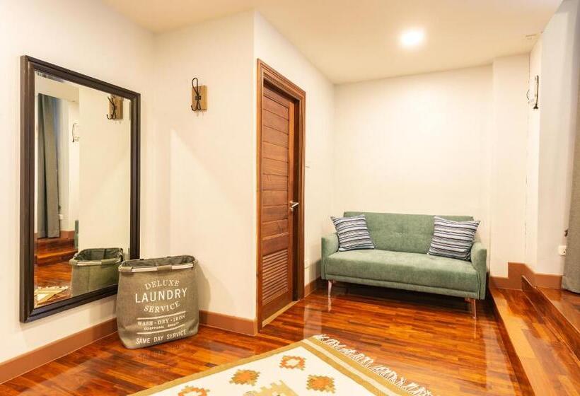 هتل Maneeya Park Residence