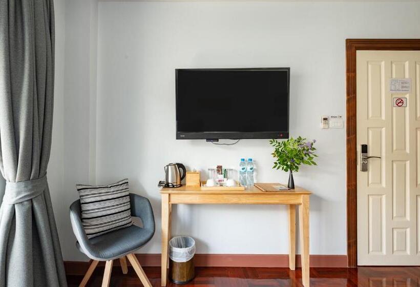 هتل Maneeya Park Residence