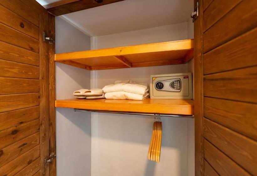 هتل Maneeya Park Residence