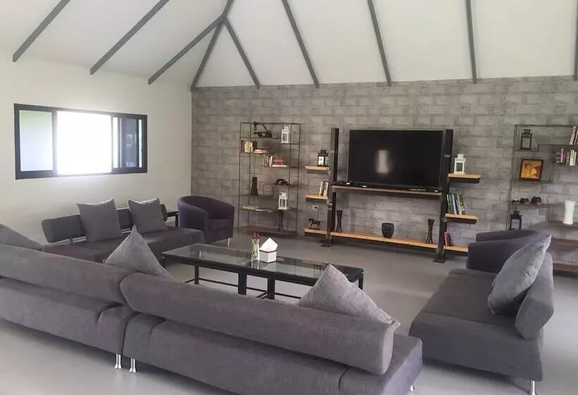 Hotelli Tamara Resort Bangsary