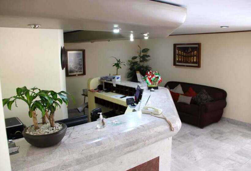 ホテル Tehuacan Plaza