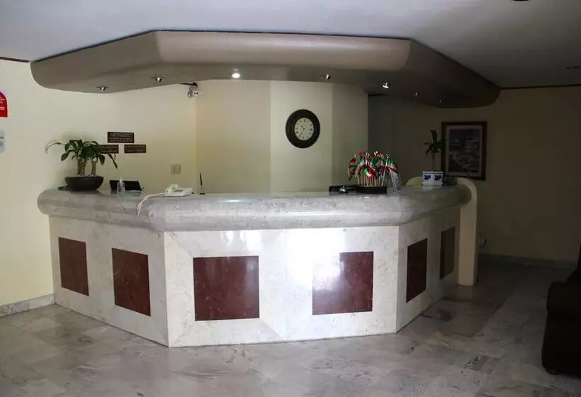 ホテル Tehuacan Plaza