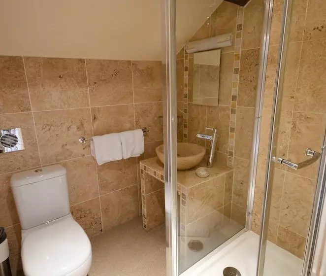 هتل The Eltermere Inn