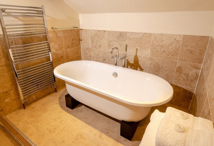 Hotelli The Eltermere Inn