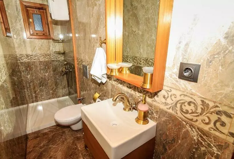 ホテル Kum Pansiyon