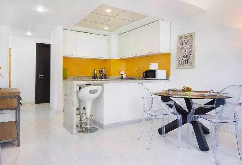 Maison Privee   Stunning 3 Floor Villa With Kids Room & Rooftop Terrace Over Dubai Marina