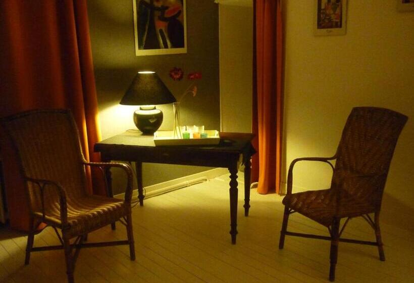 פנסיון La Maison De Claire