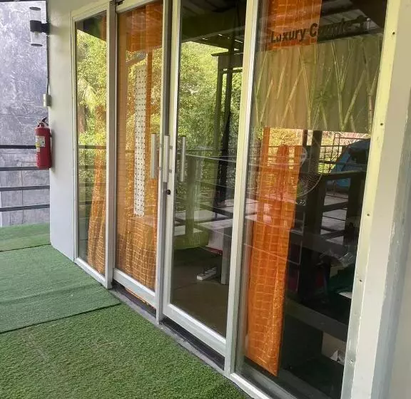 White Jail At Koh Tao Hostel
