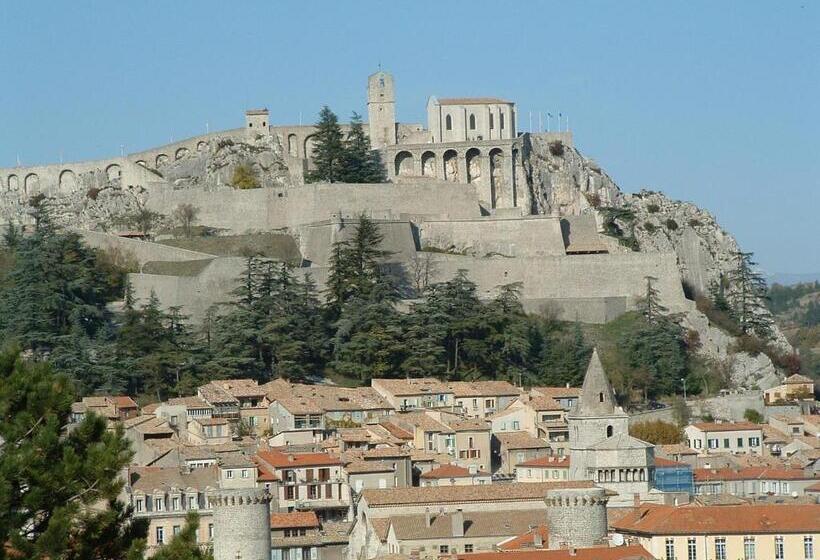 ベッドアンドブレックファースト L'oustalet