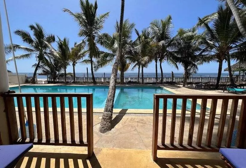 Aamiaismajoitus (B&B) Sky And Sand Zanzibar Beach Resort