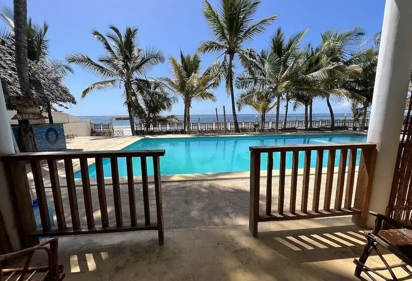 Aamiaismajoitus (B&B) Sky And Sand Zanzibar Beach Resort