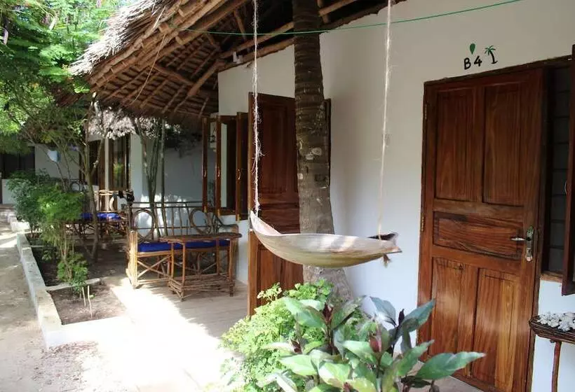 Aamiaismajoitus (B&B) Sky And Sand Zanzibar Beach Resort