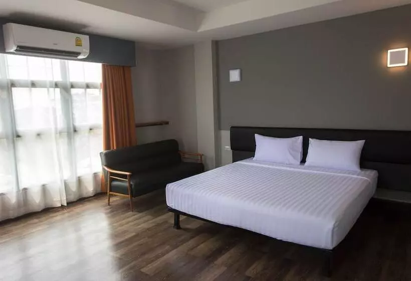 هتل Iron Resort&