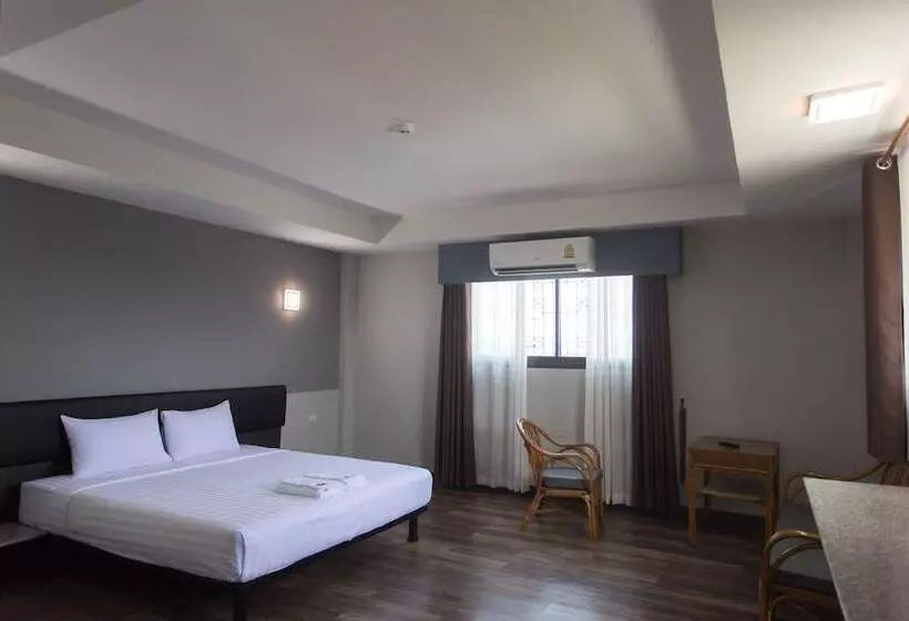هتل Iron Resort&