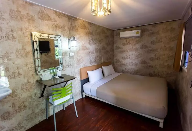 هتل Iron Resort&