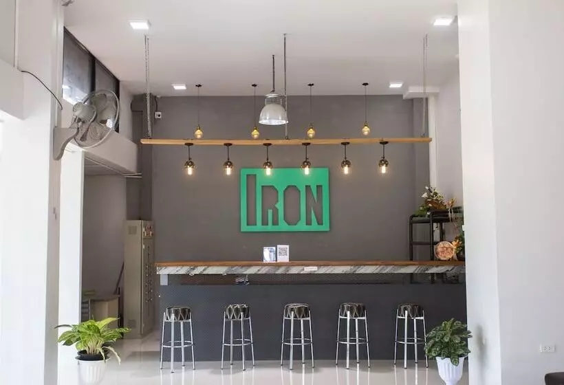 هتل Iron Resort&