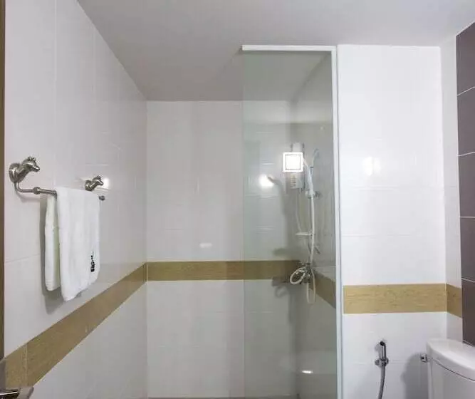هتل Iron Resort&