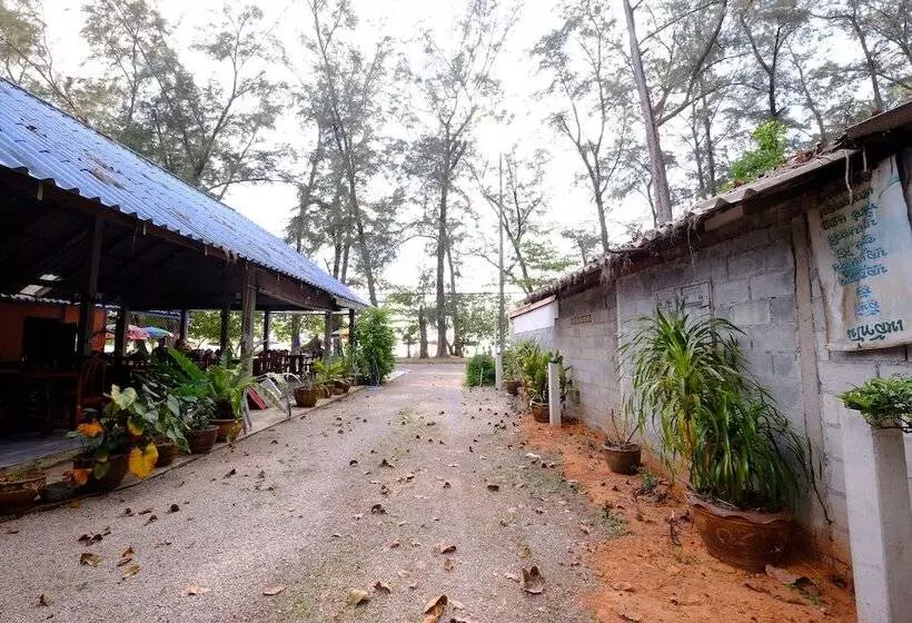 Hotelli Ladawan Resort