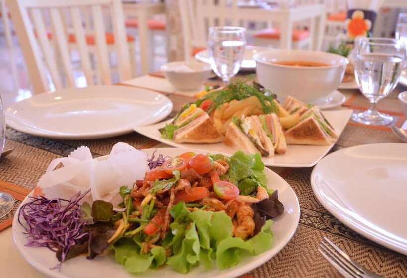 Hotel Phuranya Resort