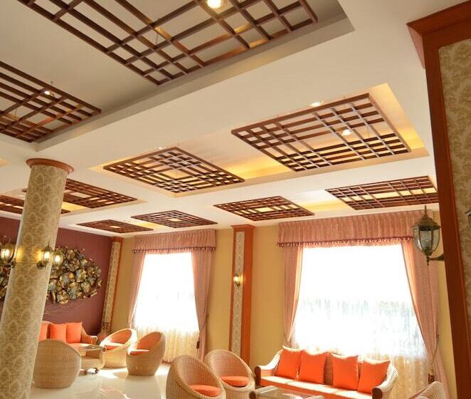 Hotel Phuranya Resort