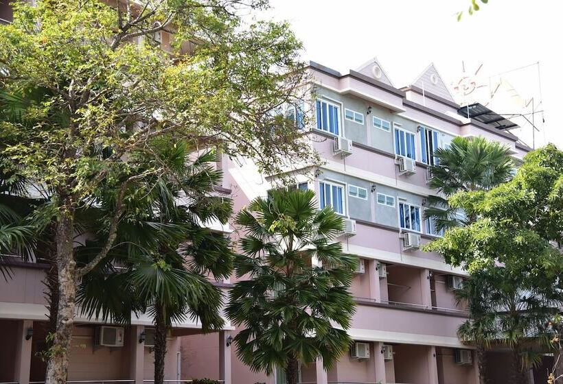 Hotel Phuranya Resort