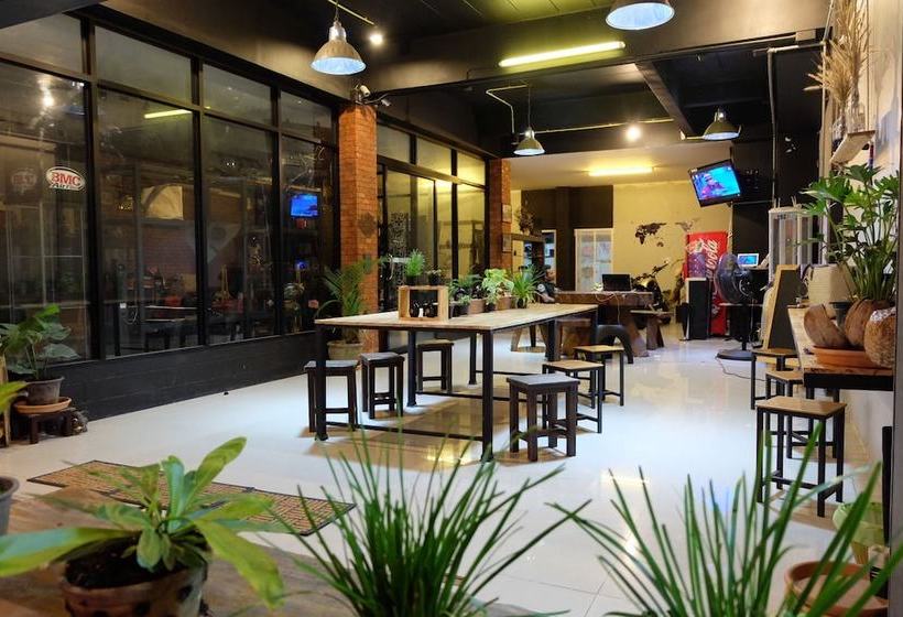 Ma Norn Phuket Hostel